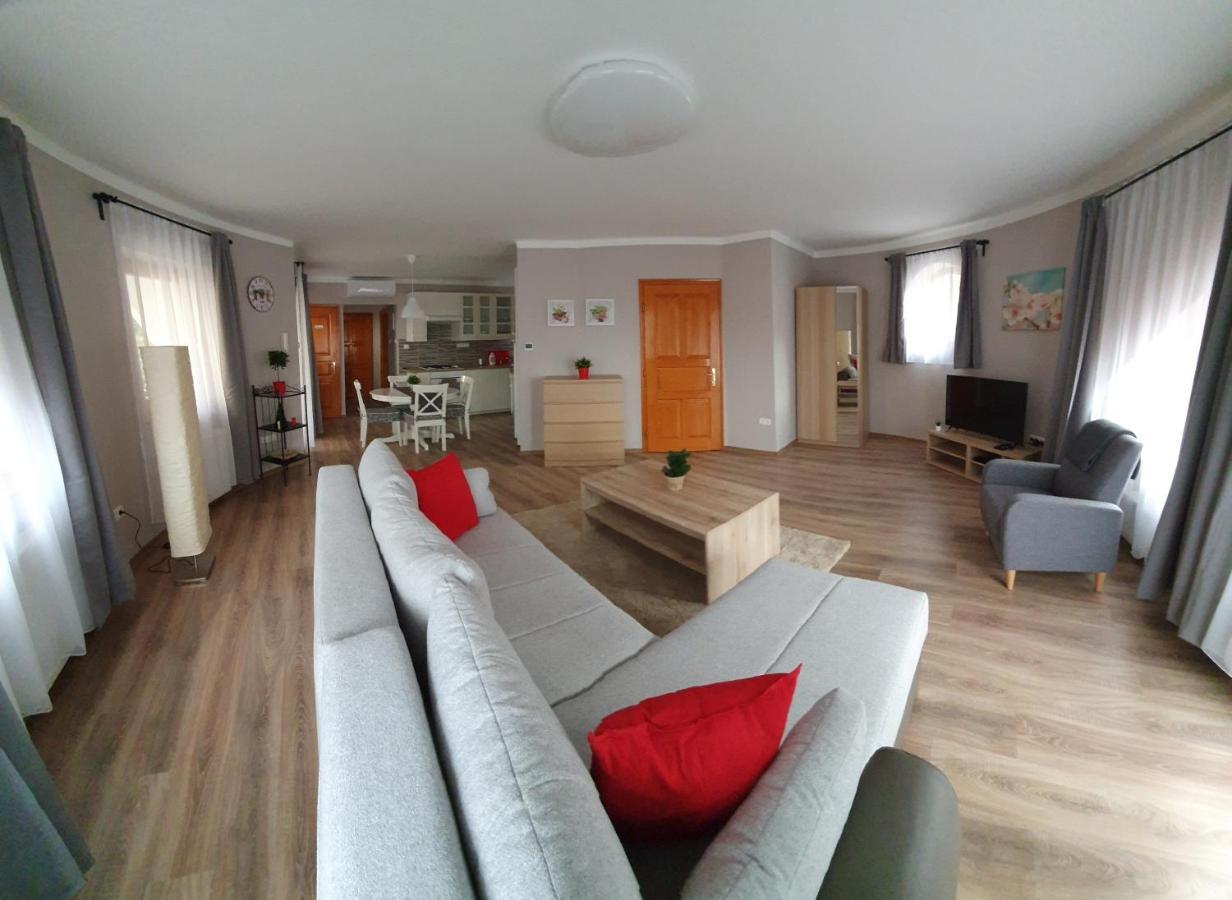 Pannonia Apartman Esztergom Exterior foto