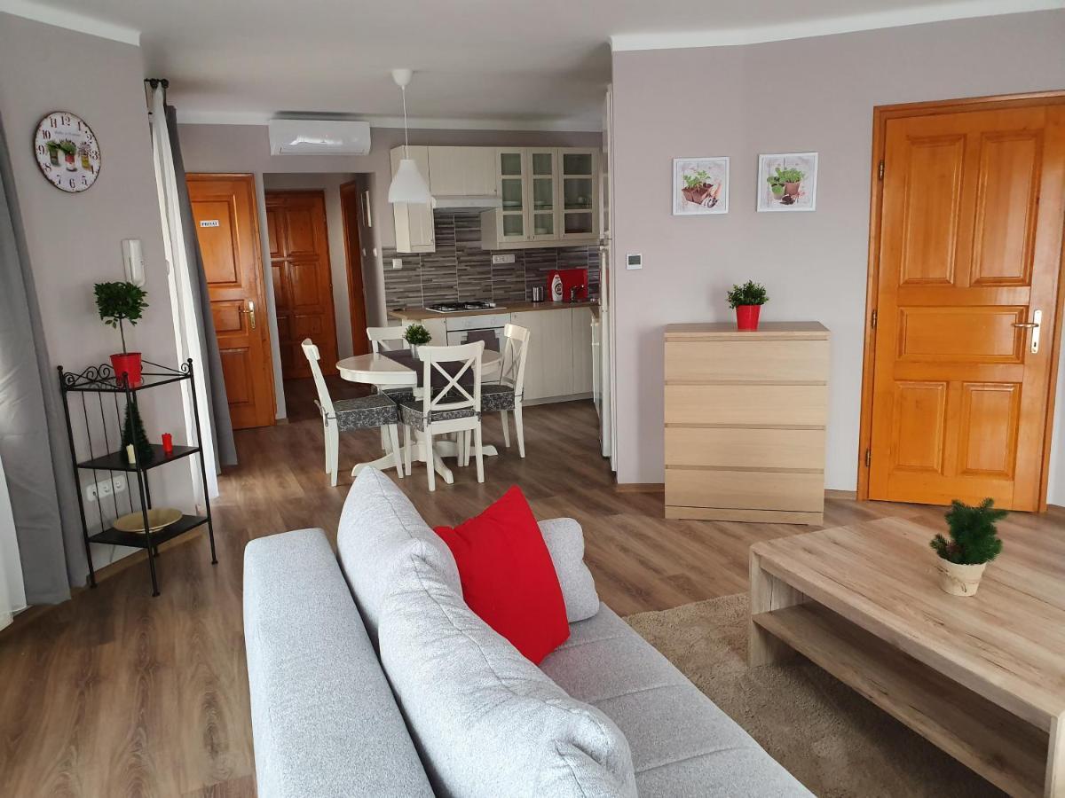 Pannonia Apartman Esztergom Exterior foto