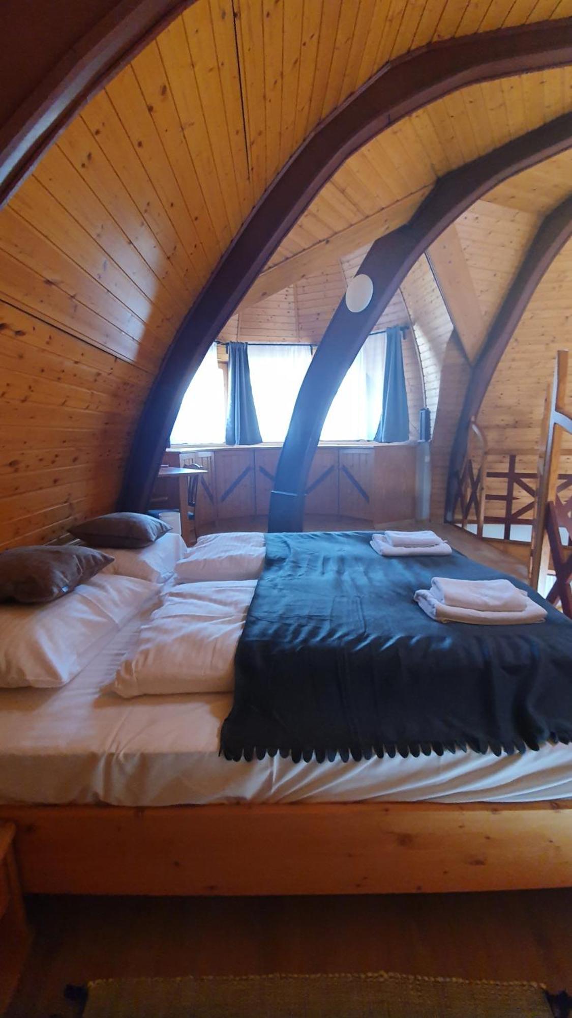 Pannonia Apartman Esztergom Quarto foto